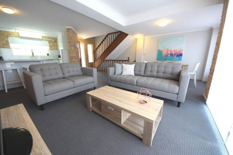 Ocean Shores Unit 4 Of 8 - 12 Paragon Ave South West Rocks - No Sheets Or Towels Provided - Accommodation Australia 0