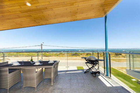 Ocean Sunset - Luxury Apartment With Ocean Views - Carnarvon Accommodation 1