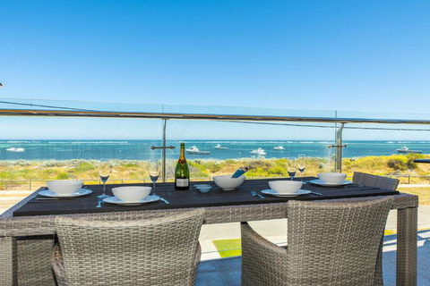Ocean Sunset - Luxury Apartment With Ocean Views - Carnarvon Accommodation 2