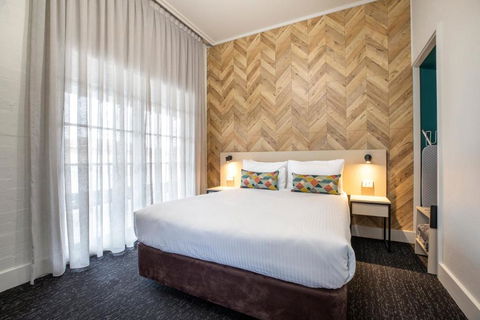 Nightcap At Sylvania Hotel - Holiday Melbourne 0