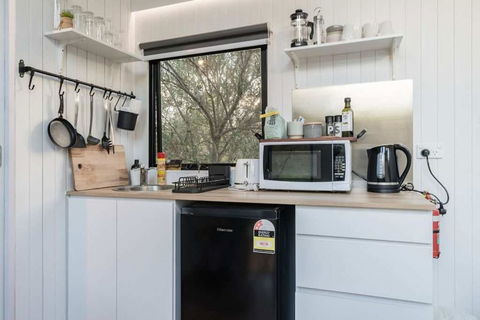 Olive Grove Retreat 3 By Tiny Away - Holiday Melbourne 2