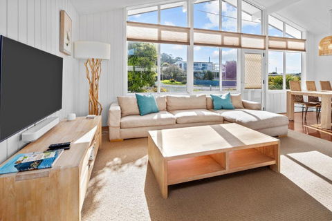 On The Rock Bicheno - Accommodation Australia 0
