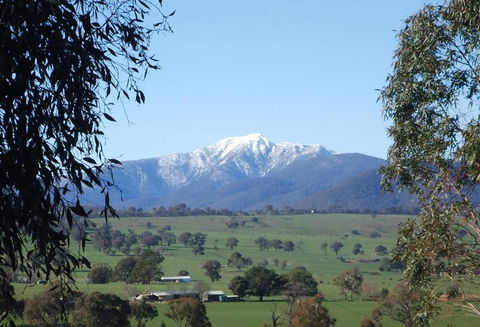 Off Mountain Accommodation - Accommodation Australia 0