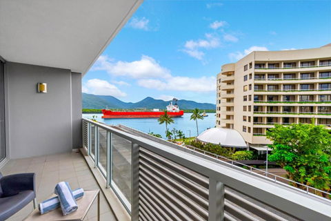Panoramic Views At Harbour Light On The Waterfront - Accommodation Find 0