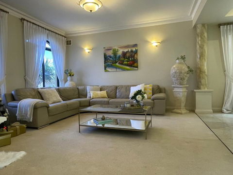 Perth 2-Story, Views, BBQ & More - Holiday Melbourne 2