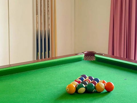 Pool Table Traditional Mountain Escape - Tourism Listing 2