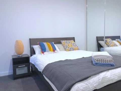 Pride Bentleigh Apartment With Private Garden - Accommodation Australia 3
