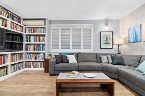 Private, Modern And Warm Family Home - Accommodation Australia 1