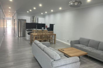 Quiet Spacious Family House 11 Bedrooms with Accommodation Broken Hill