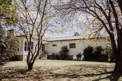 Ravenswood Farmhouse - Holiday Melbourne 0