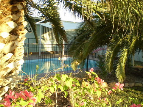 Banjos Overnight And Holiday Units - Accommodation Broken Hill 3