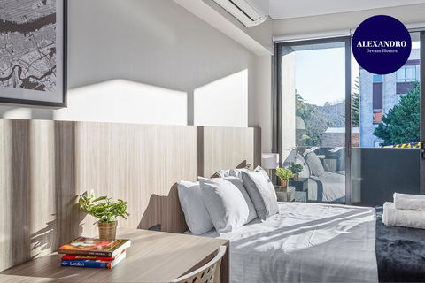BEACH LOCATION STUDIO // CLOVELLY 3 - Accommodation Australia 0