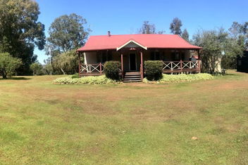 River Cottage Retreat Jalbarragup with Accommodation WA