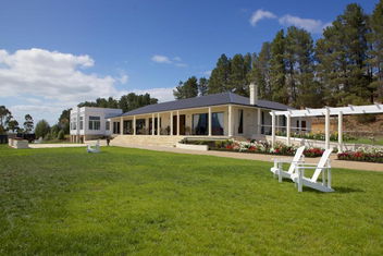 Riversdale Estate Cottages with Caravan Park Accommodation