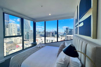 Samma Flagstaff Luxury Apartments with Victoria Tourism