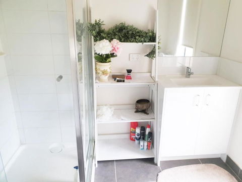 Room In Officer - Holiday Sydney 3