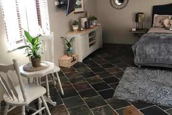 Robinson Retreat with Accommodation WA