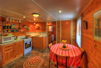 Rosebank Cottage Collection with Caravan Park Accommodation