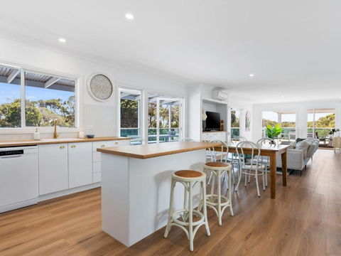 Rye Baby By Ready Set Stay - Main House And Guest House - LINEN PROVIDED, BYO TOWELS - Holiday Sydney 3