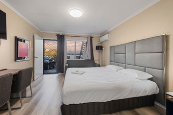 S1 Motel with Accommodation Find