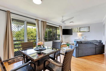 Sanctuary Lakes Fauna Retreat with Accommodation Australia
