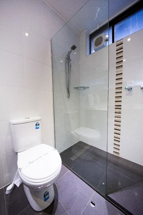 Sandown Regency Hotel & Apartments - Accommodation Australia 2