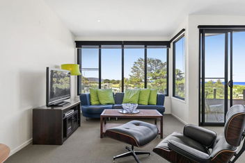 Sandy Beach Apt 4 with Victoria Tourism
