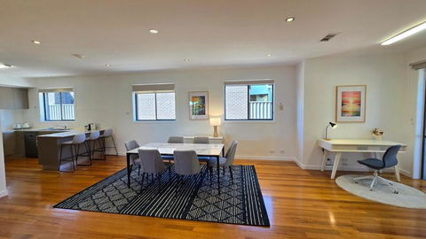 Snappy Springvale 3 Bed House - Accommodation Australia 1