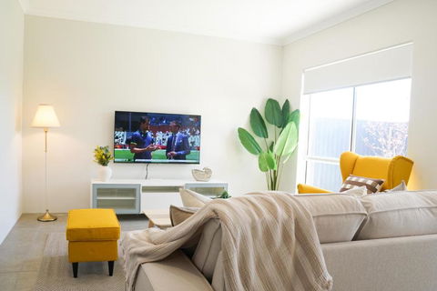 StayAU 5BRM Coastal Retreat For Families Baldivis - Holiday Melbourne 2