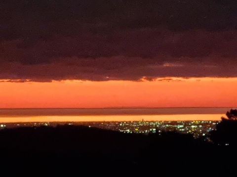 Sunset Hues -Enjoy Peace & Nature - Holiday Melbourne 0