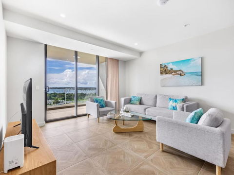 Sweeping Ocean View Apt W Carpark And Rooftop Pool - Accommodation Hamilton Island 0