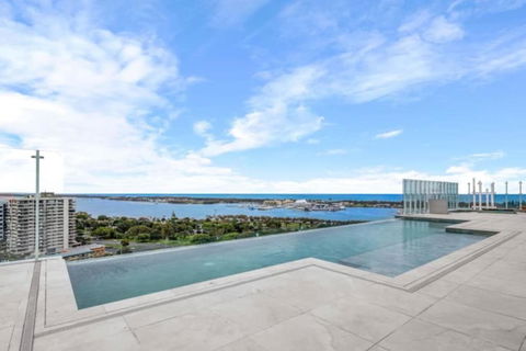 Sweeping Ocean View Apt W Carpark And Rooftop Pool - Accommodation Hamilton Island 1