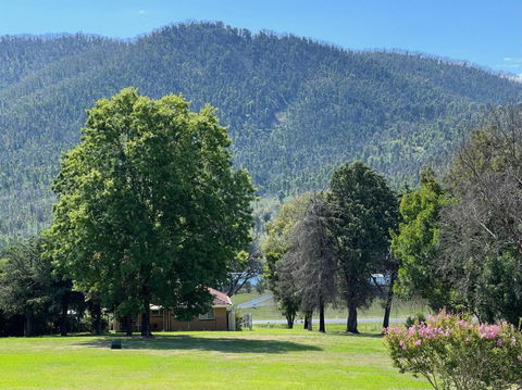 Talbingo Lodge - Selwyn Accommodation - Casino Accommodation 3