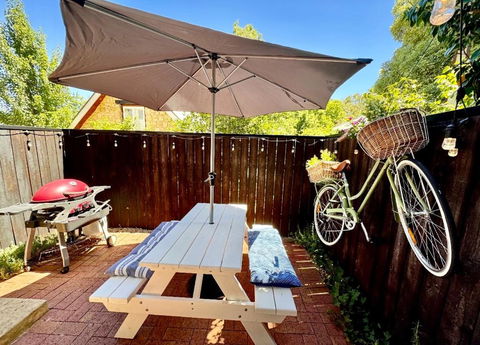The Coach House - Holiday Melbourne 1