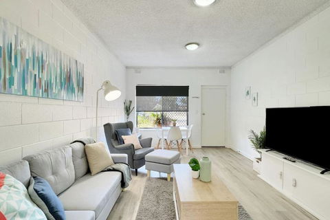 The Cosy Corner - Your Chic Adelaide Base - Byron Bay Accommodation 2