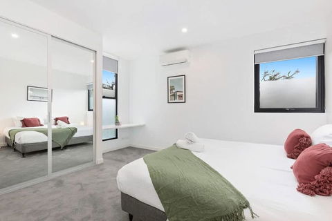The Perfect Beaumaris 2BR Apt With Parking - Accommodation Australia 1