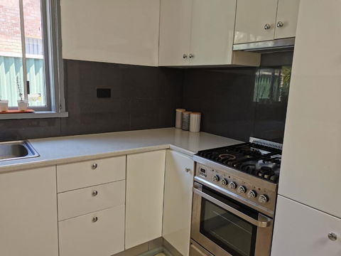 Three Bedrooms House - Caravan Park Accommodation 3