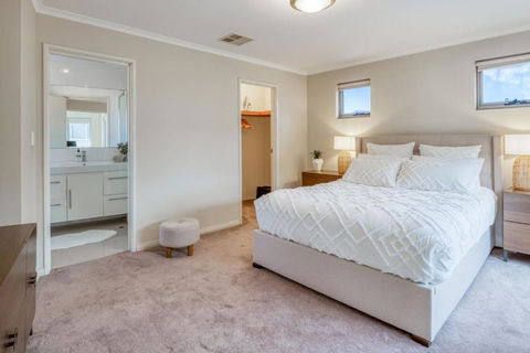The Stirling - Experience The Sea To City Lifestyle - Holiday Melbourne 2