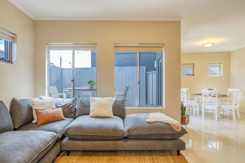 The Stirling - Experience The Sea To City Lifestyle - Holiday Melbourne 1
