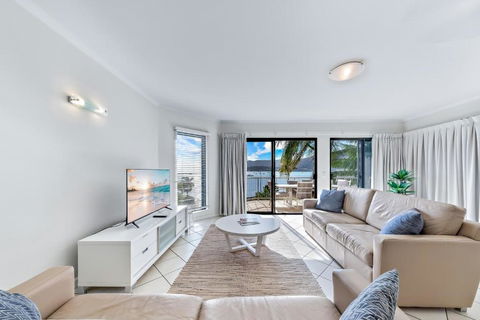 Whitsunday Beachfront Apartment On Broadwater - Accommodation Hamilton Island 2