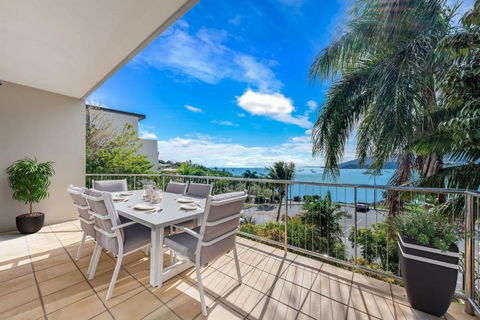 Whitsunday Beachfront Apartment On Broadwater - Accommodation Hamilton Island 0