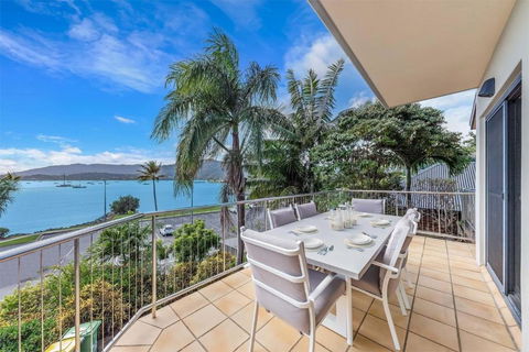 Whitsunday Beachfront Apartment On Broadwater - Accommodation Hamilton Island 1
