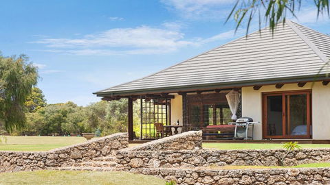 Yallingup Retreat - Romantic Country Retreat For Couples - Holiday Sydney 1