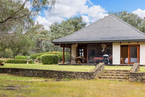 Yallingup Retreat - Romantic Country Retreat For Couples - Holiday Sydney 0