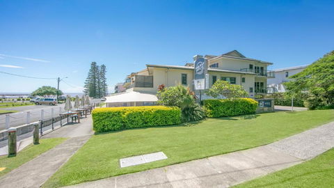 Yamba Beach Motel - Holiday Sydney 1