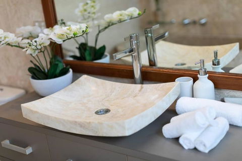 Bayview Paradise With Private Pool-Marina Deck - Carnarvon Accommodation 2