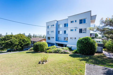 Yamba Towers 1 - LJHooker Yamba - Holiday Sydney 2