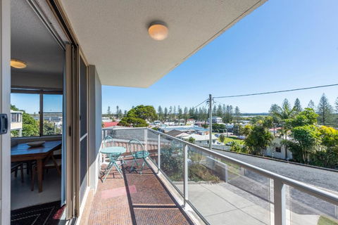Yamba Towers 1 - LJHooker Yamba - Holiday Sydney 0