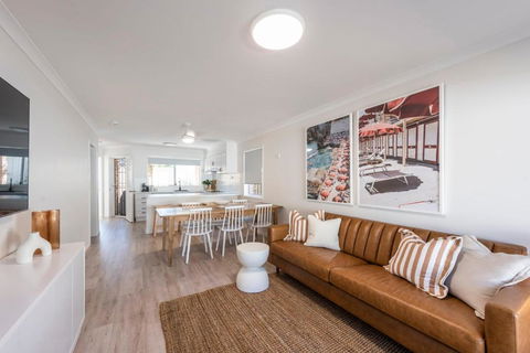 Yamba Townhouse - Oceanstays - Holiday Sydney 0