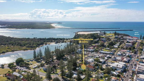 Yamba Townhouse - Oceanstays - Holiday Sydney 1